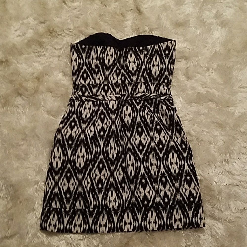 Dress - Picture 2 of 4